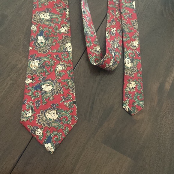Disney Mickey Mouse Donald Duck Goofy paisley print 100% silk vintage neck tie - Picture 7 of 7